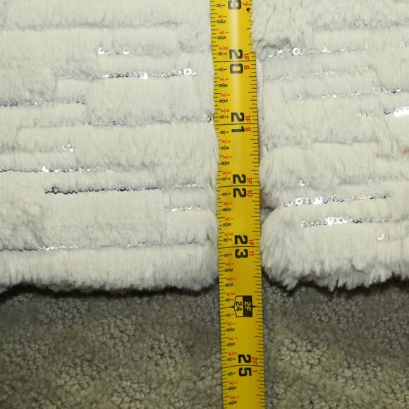 STUNNING! Milly Women's Size M Cream Faux Fur Silver Sequin Vest - Picture 4 of 5